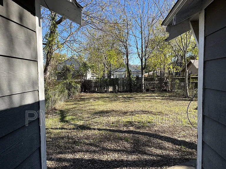 1223 S Quaker Ave — Photo 19