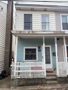 (Undisclosed Address), Shenandoah, PA, 17976