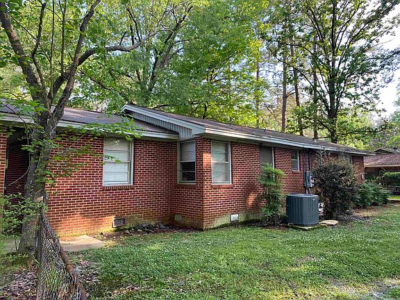 2nd image of 1300 Parkway Dr