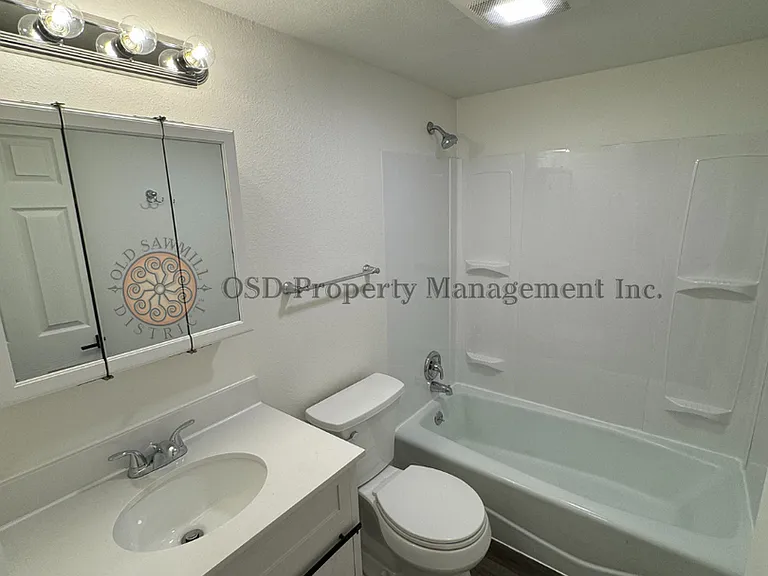 1800 Phillips St — Photo 3