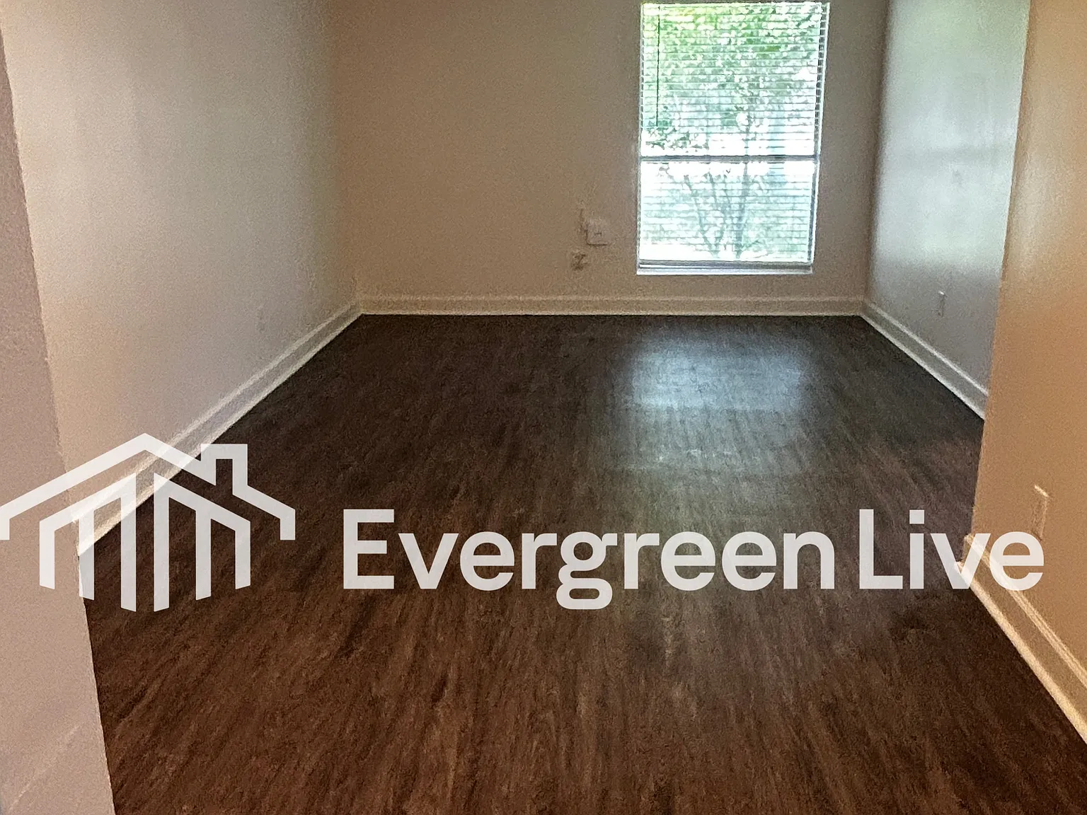 3 bed, 2.5 bath, 1758 sqft, $1,545 — Photo 4