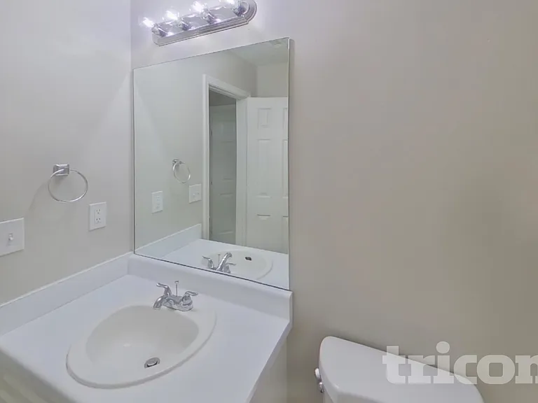 210 Signet Ct — Photo 14