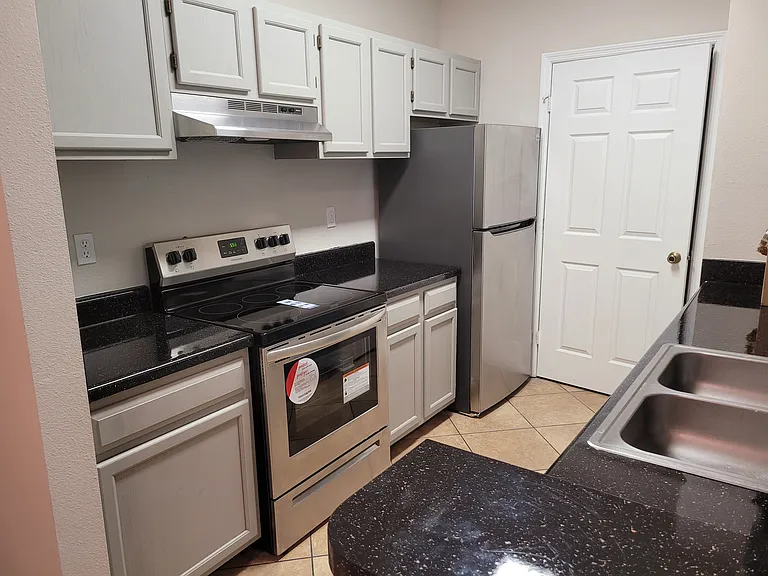 5621 Pinnacle Heights Cir #107 — Photo 9