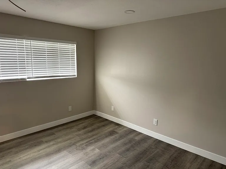 415 S Tahquitz Ave — Photo 17