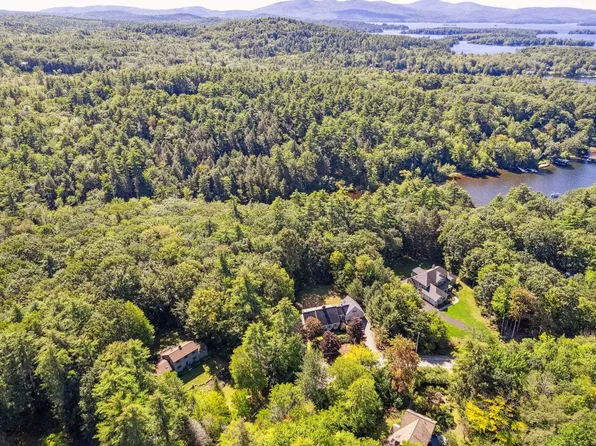 31 Abenaukee Drive, Wolfeboro, NH 03894