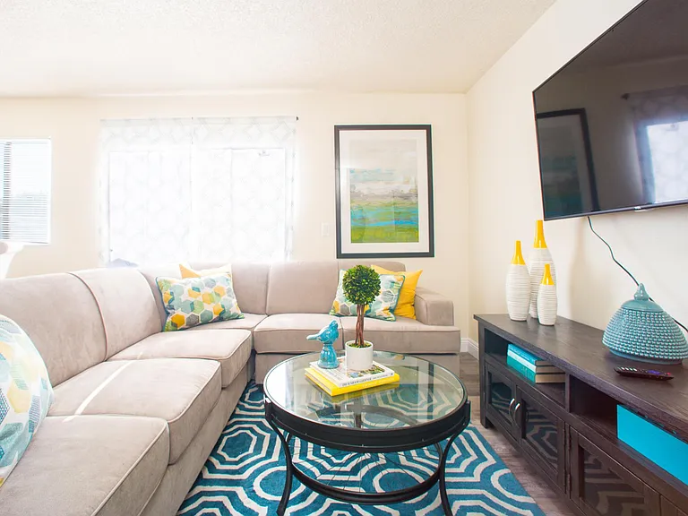 1022 Locust Ave #B — Photo 4