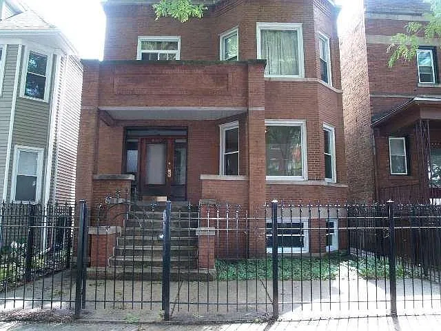2 bed, 1.0 bath, 1000 sqft, $1,400 — Photo 1