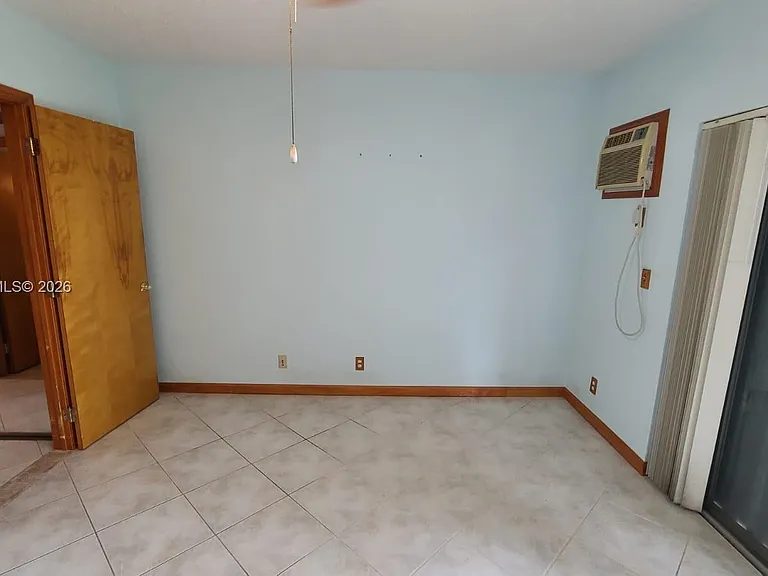 135 Coventry Pl #135-F — Photo 9