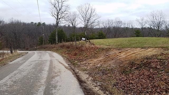 2nd image of 804 Jones Rd