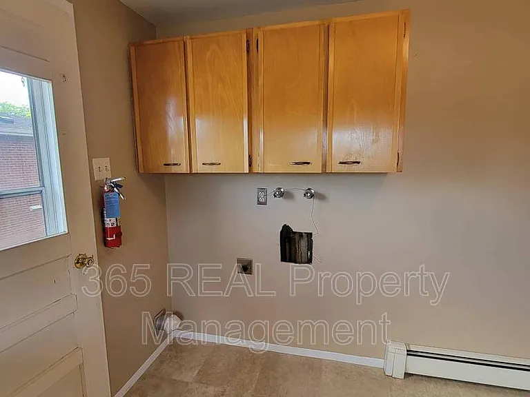 2440 W 11th St — Photo 7