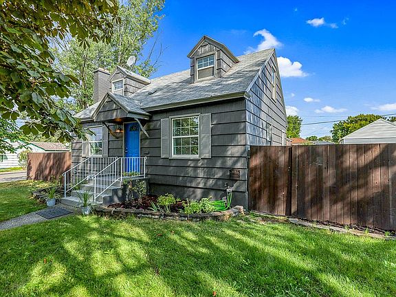 3rd image of 2528 W Lacrosse Ave