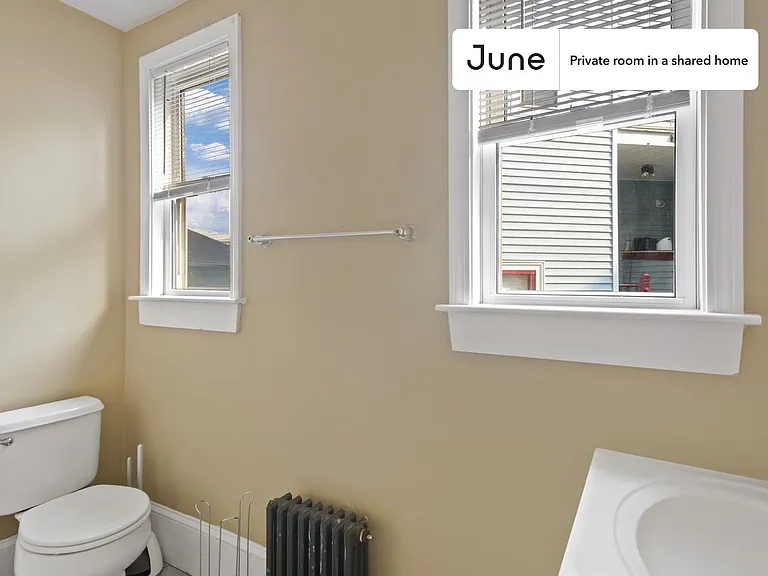 4 Haskell St #E — Photo 13