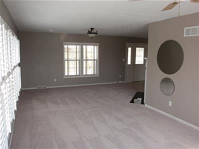 5th image of 101 S Riverview Ln