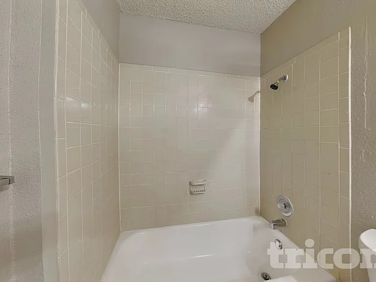 9506 Sugarloaf Dr — Photo 9