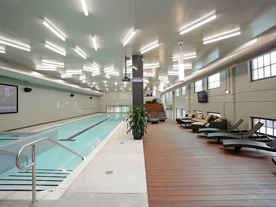Indoor Pool & Lounge