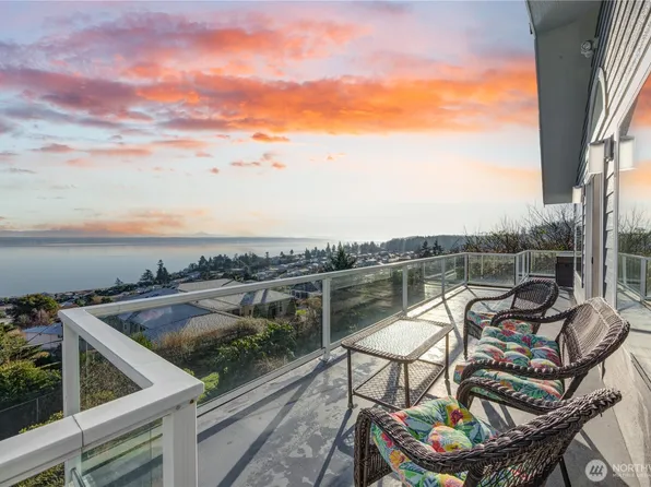 1451 Crestview Drive, Camano Island, WA 98282