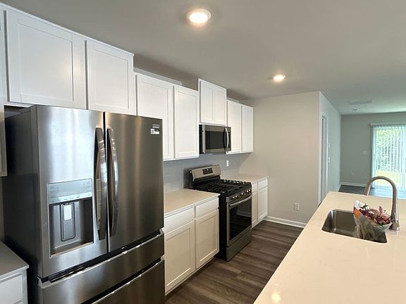 4th image of 10223 Chatham Run Ln