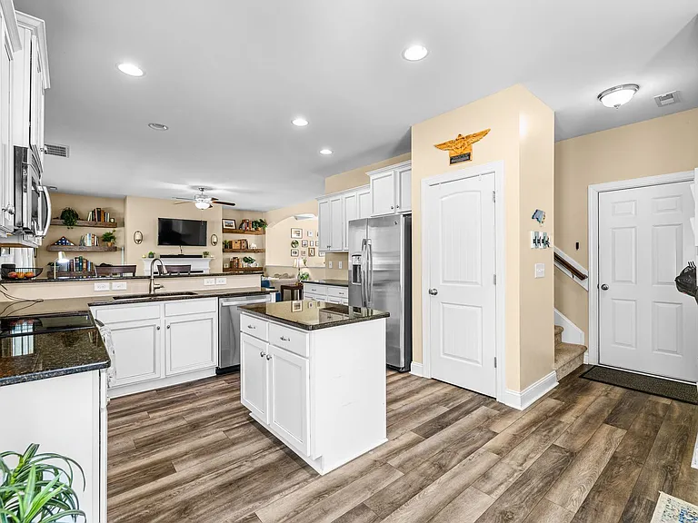 357 Belvedere Dr — Photo 12