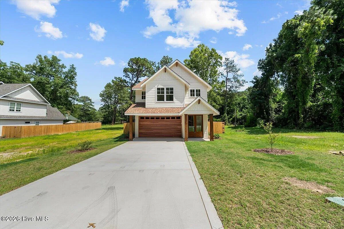 3 bed, 2.5 bath, 2018 sqft, $2,650 — Photo 3