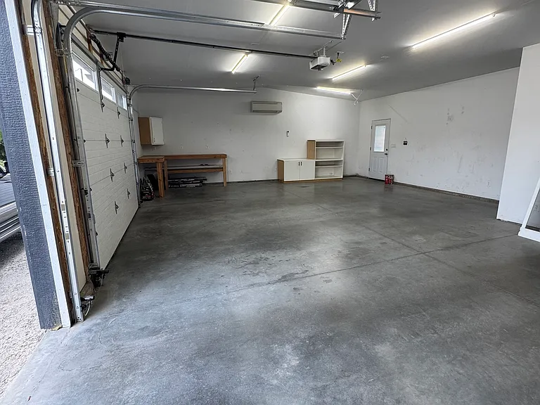 233 N Franklin Ave #B — Photo 15
