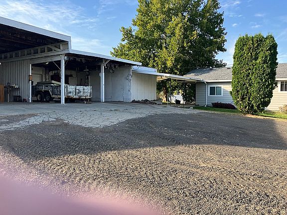 3rd image of 13608 Wide Hollow Rd