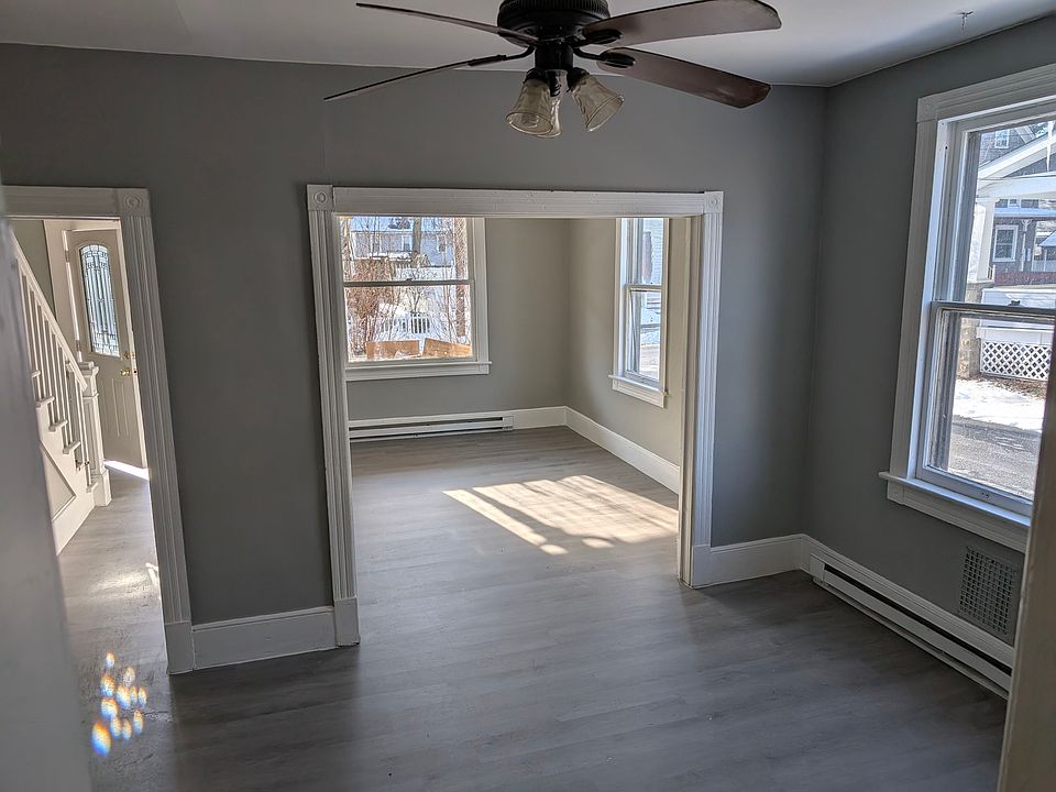 1st image of 528 Barry St #528