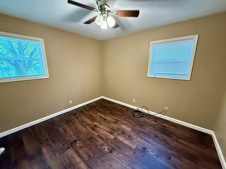 2310 Fairfield Dr — Photo 10