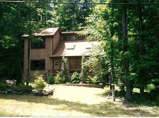 551 Parkwood Dr, Lake Ariel, PA 18436