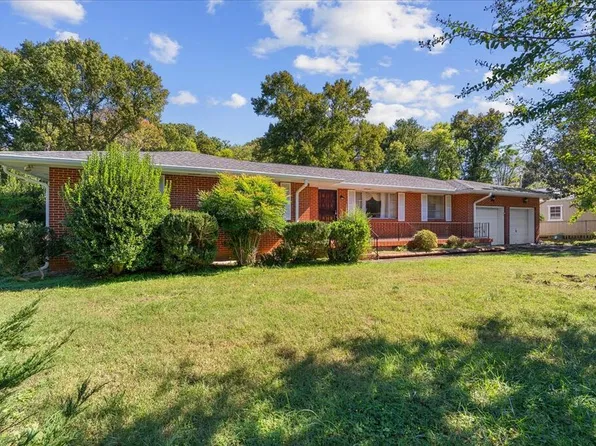 902 Hogan Rd, Rossville, GA 30741