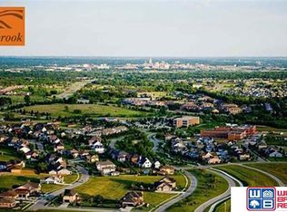 949 Pine Grove Ln, Lincoln, NE 68521