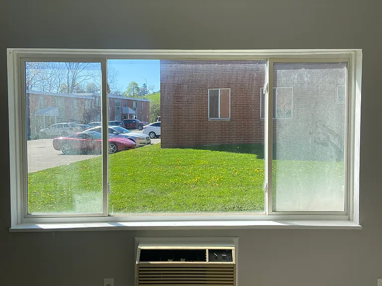 Creekside Apartments — Photo 19