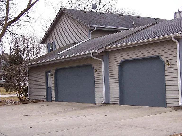 N60W23856 Butternut Ln — Photo 24