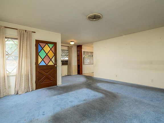 4th image of 10611 Redmont Ave