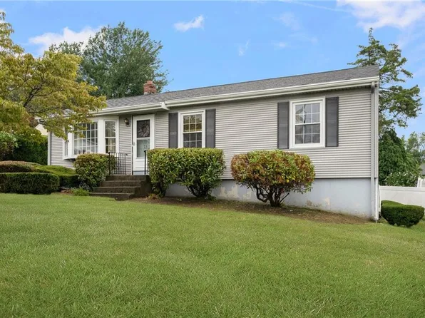 75 Leawood Dr, Cranston, RI 02920