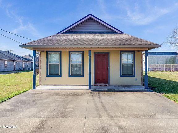 2nd image of 315 Woodcrest Cir