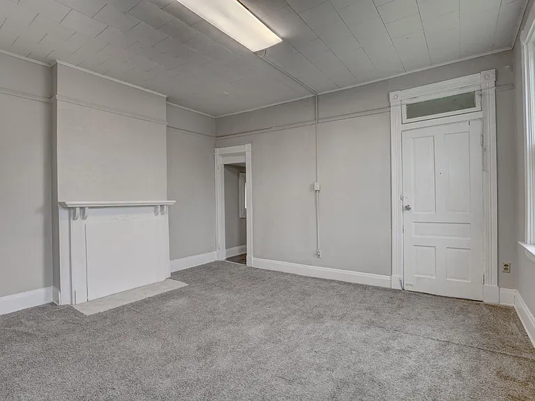 4338 Vine St #2 — Photo 6