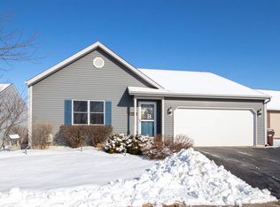 913 Joanne Ln, Harvard, IL 60033