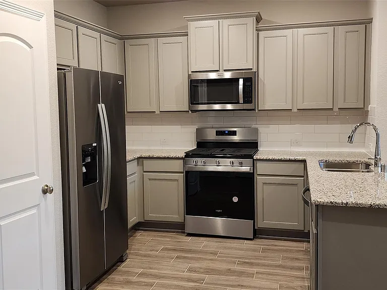 8016 Scanlan Trl — Photo 4