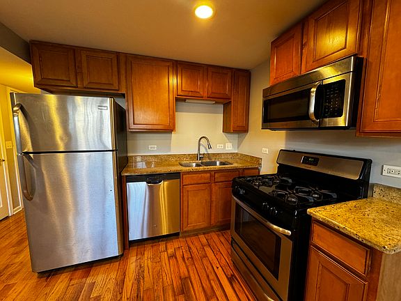 4th image of 4059 W Melrose St #G