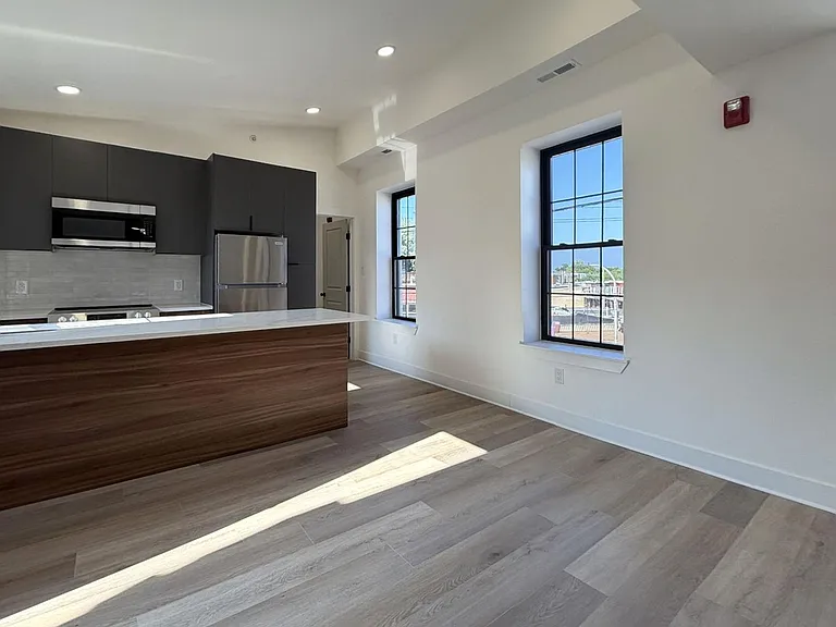 1720 N 24th St — Photo 17