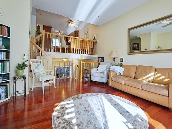4th image of 76 Ashley Ln
