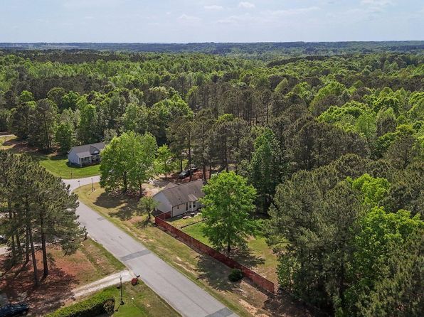14 Shire Ct, Zebulon, NC 27597