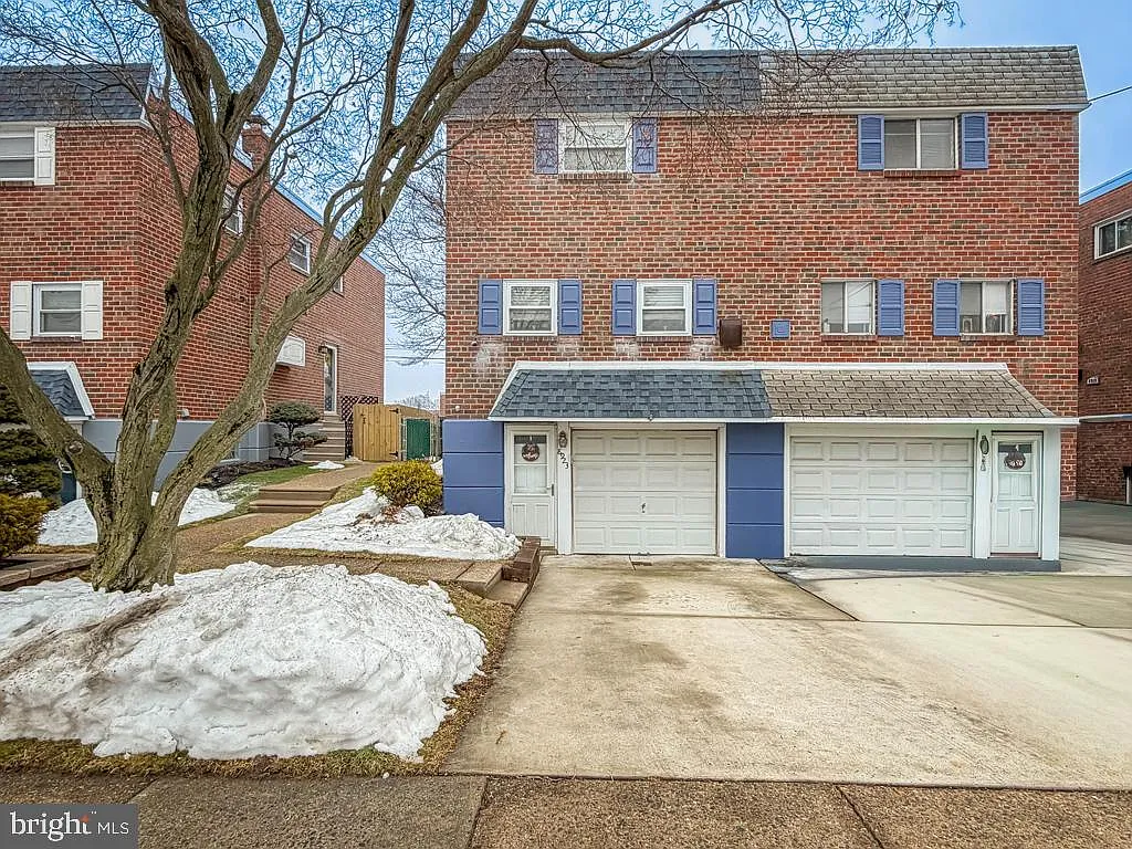 8923 Dewees St photo 1