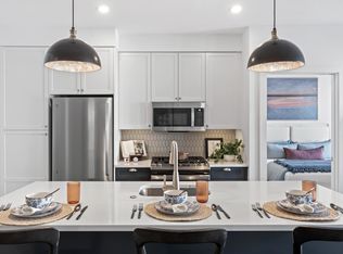 9 Village Grn S #156, Plymouth, MA 02360