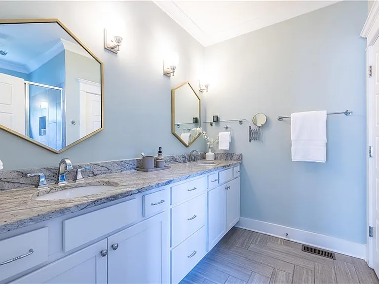 1002 Braeburn Ln — Photo 21