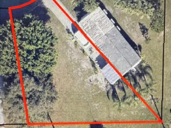 463 Egret Cir, Barefoot Bay, FL 32976