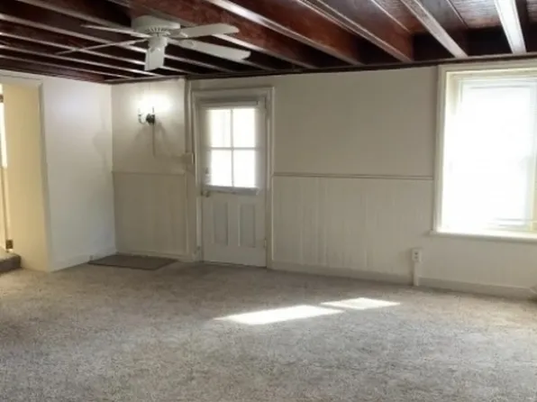 325 Greenwich St, Stewartsville, NJ 08886