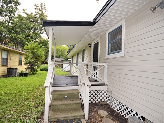 5th image of 2304 N San Antonio Ave