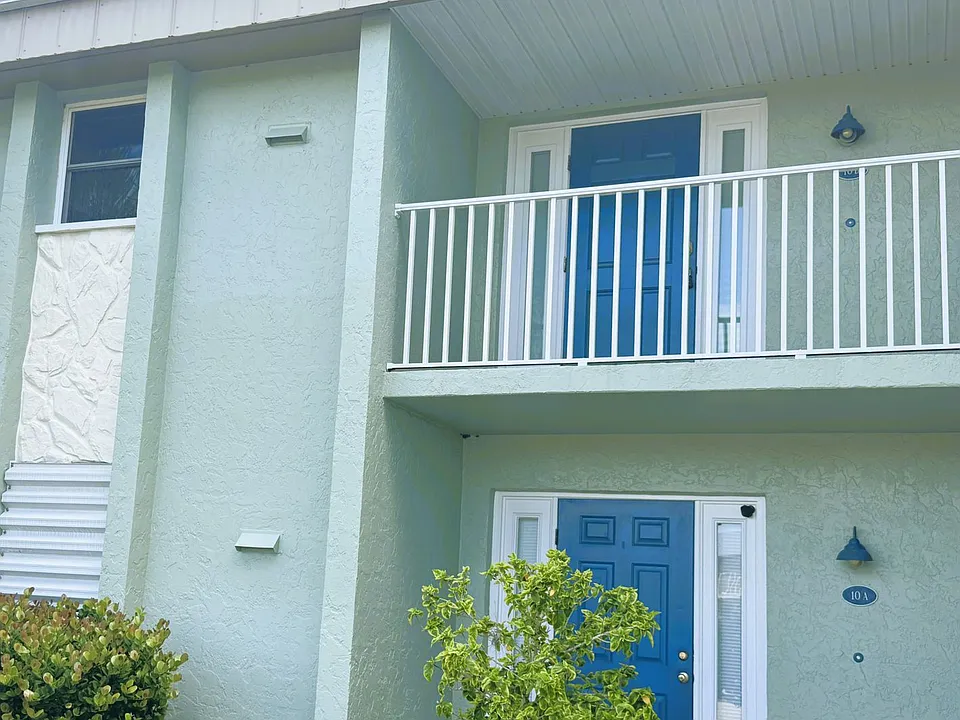 1400 Mineo Dr #10-B