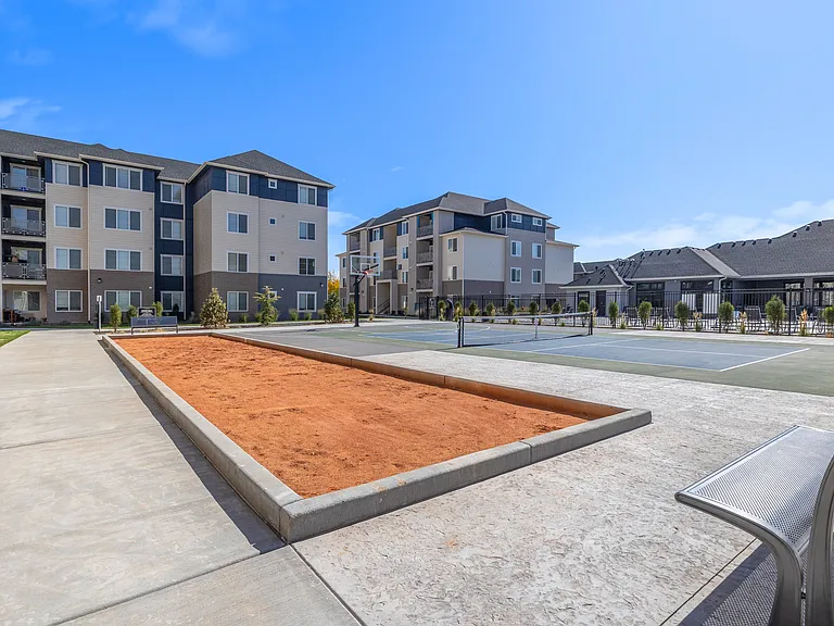 Village East Apartments & Townhomes — Photo 31